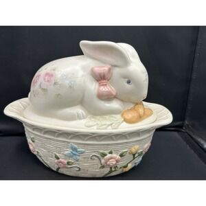 Vintage Pfaltzgraff Tea Rose Collection Bunny Rabbit Covered Casserole Dish 2 QT